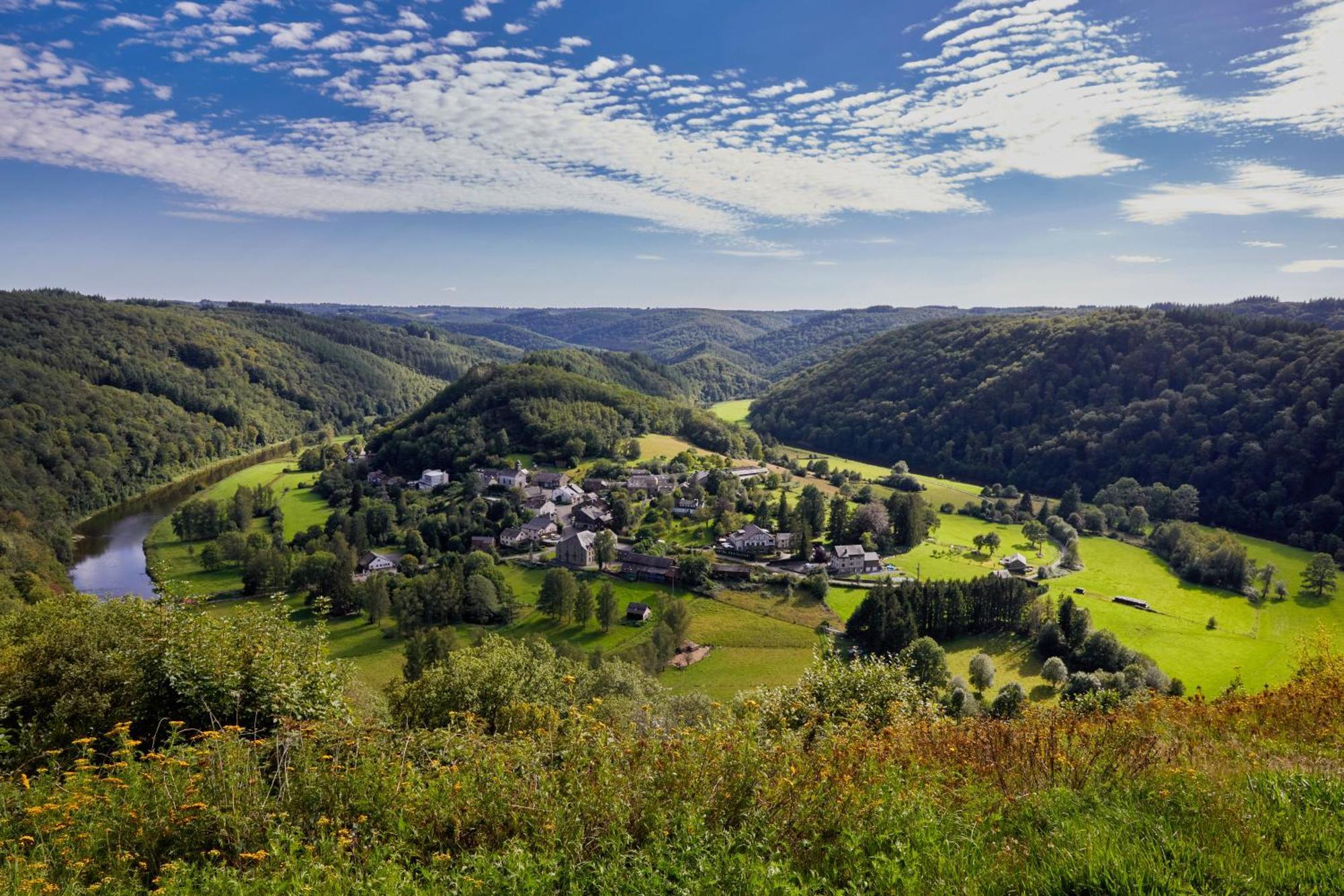 Hillview Resort Grandvoir Neufchâteau Buitenkant foto